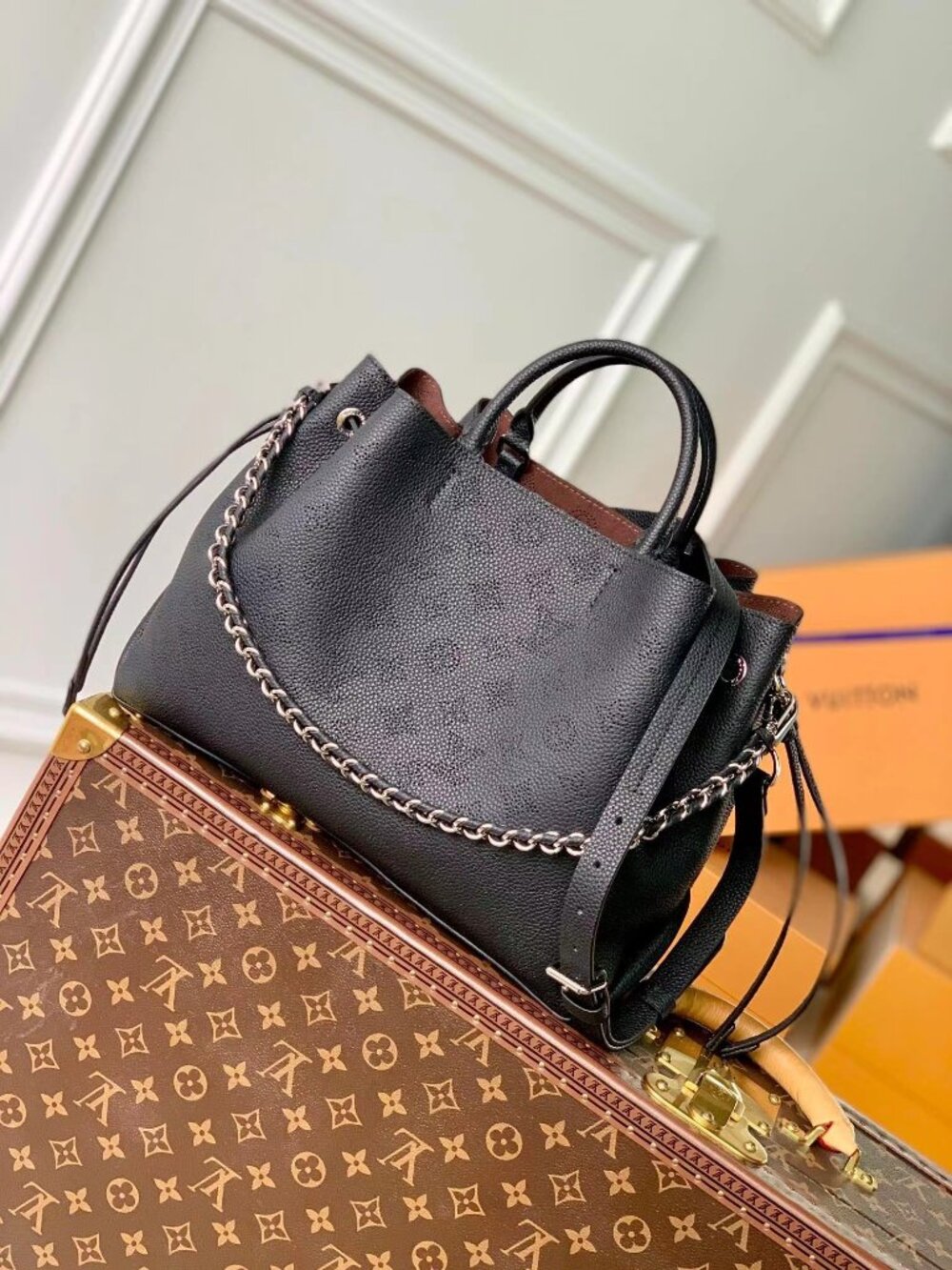 🆓Louis Vuitton Women's Classic  Black BELLA Tote Bag